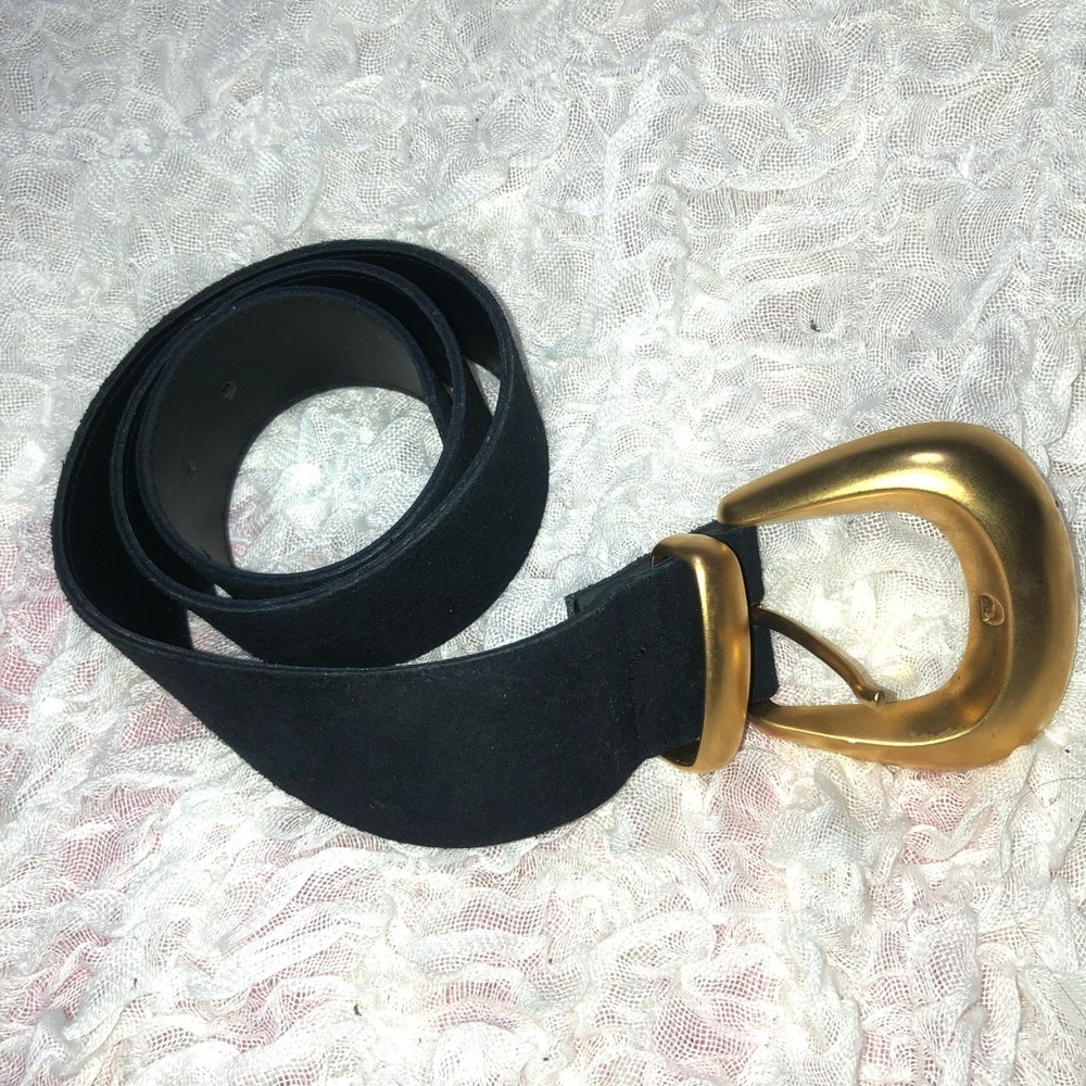 Emmanuel leather belt with large gold metal buckle- 34” with buckle- like new